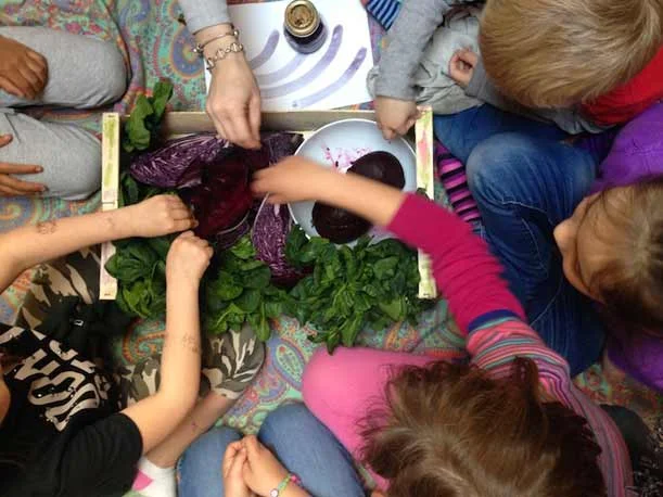 bambini e colori naturali
